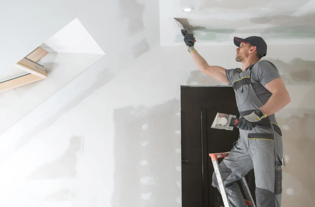 654b4e91cdfefc332c6fe78e_drywall-repair-scaled
